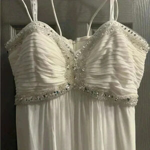 DB Studio by David’s Bridal A line beaded bodice wedding dress. EUC Size 18